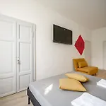 Renzo & Lucia Living Апартаменты Мальграте