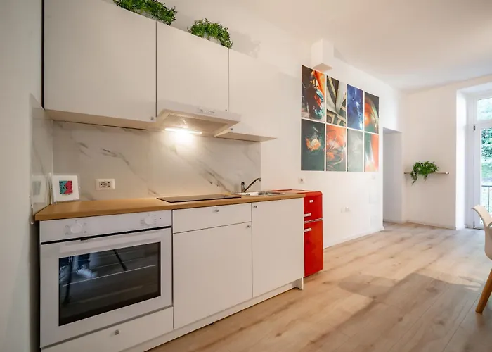 Renzo & Lucia Living *