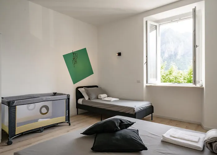 Renzo & Lucia Living *