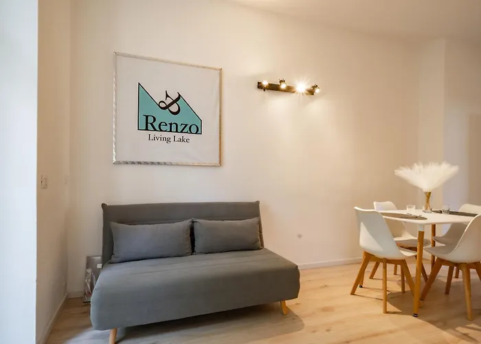 Renzo & Lucia Living * Malgrate