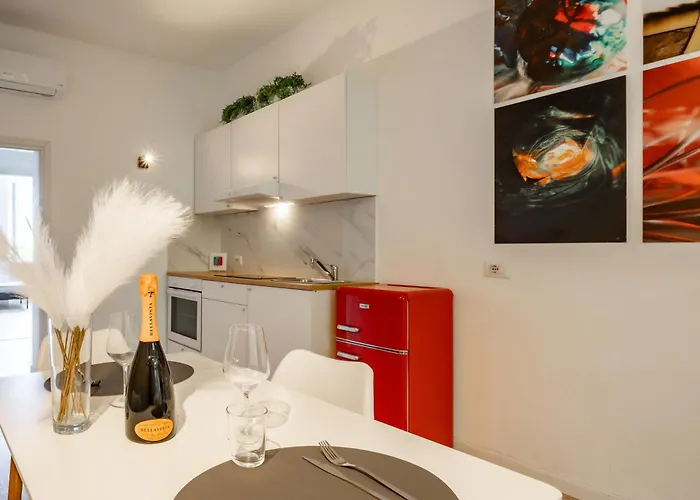 Renzo & Lucia Living