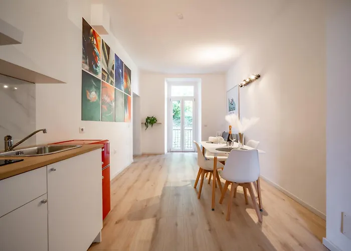 Renzo & Lucia Living Apartman Malgrate