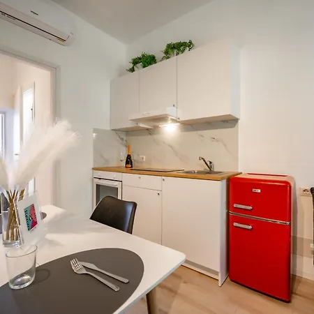 Renzo & Lucia Living * Malgrate