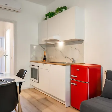 Renzo & Lucia Living Apartament