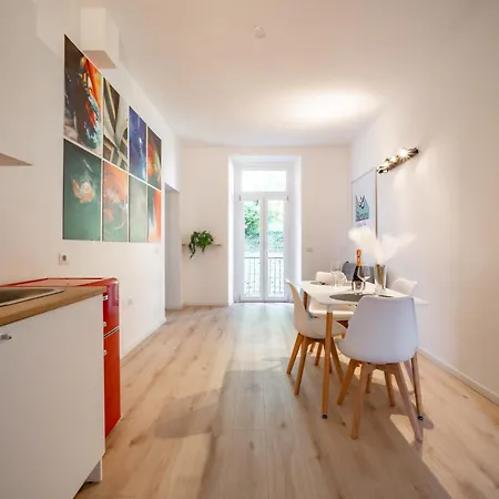 Renzo & Lucia Living Apartament Malgrate